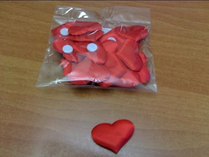 Immagine di CUORE STOFFA 4 CM. ADES. CF. DA 20 PZ.