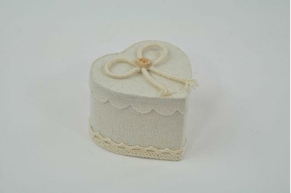 Immagine di SCATOLINA CUORE JUTA PANNA 6,5X3XH.8 CM CONF. X 6 PZ.