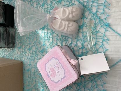 Immagine di SCATOLA LATTA SCARPETTE ROSA 80X80X45 MM