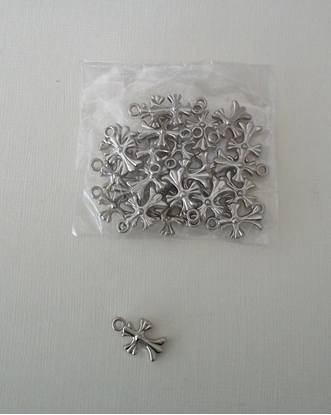 Immagine di CROCE IN PLASTICA CF. 25 PZ.