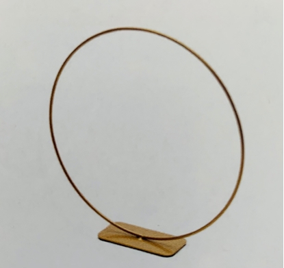 Picture of Metal ring on base  40cm gold