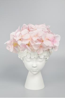 Immagine di BUSTO DONNA RESINA CM.19x19x24 WHITE
