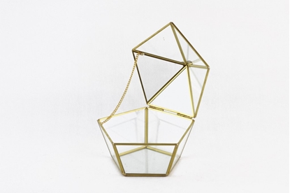 Immagine di COFANETTO PENTAGONALE SVASATO VETRO/METALLO ORO 17X16 H14.2
